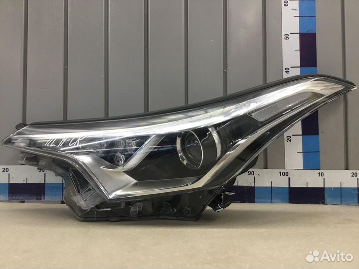 Фара левая Toyota C-HR 2017