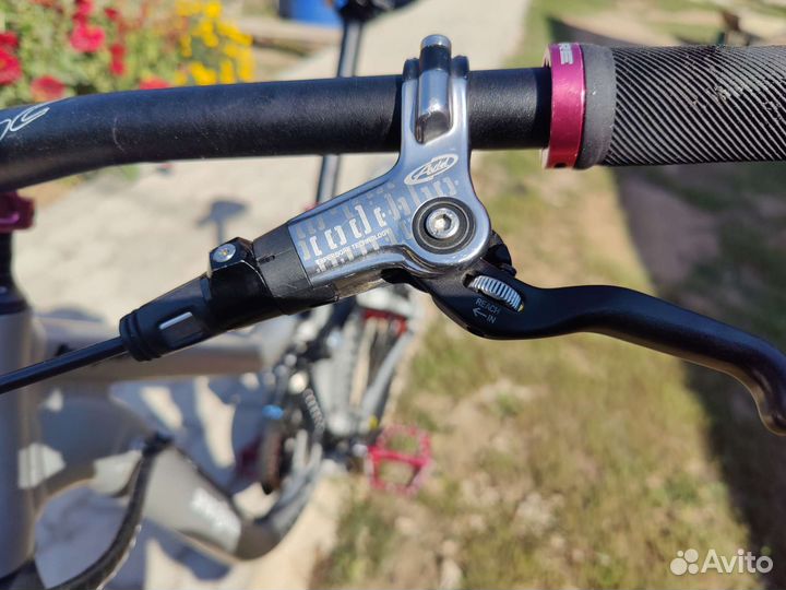 Kona entourage deluxe, L