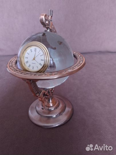 Часы настольные глобус