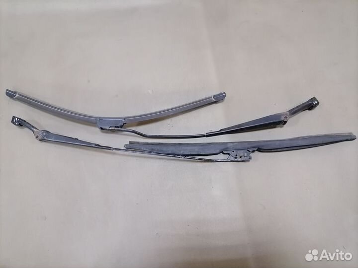 Поводок стеклоочист.Volkswagen Passat B5 ADR 1999