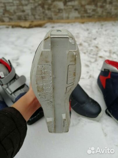 Лыжи, палки, ботинки