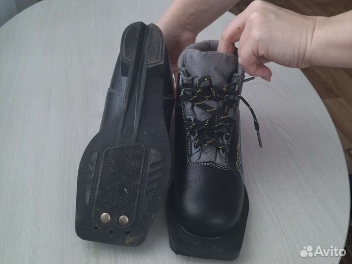 Лыжные ботинки