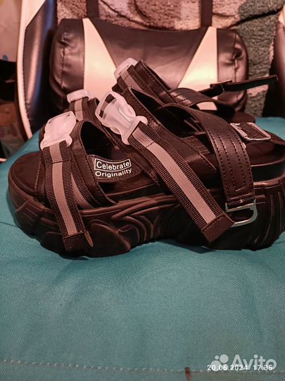 Босоножки женские