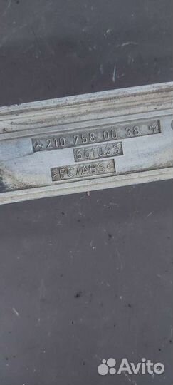 Накладка крышки багажника на Mercedes W210