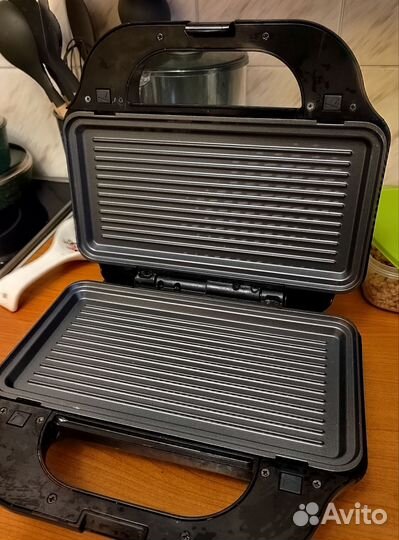 Вафельница vitek-VT1592 ST