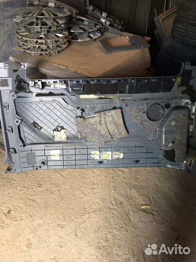 Обшивка салона багажника Mercedes W639