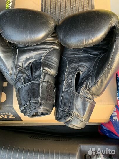 Боксерские перчатки 14 oz