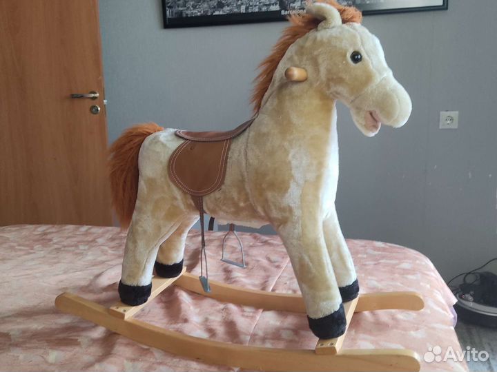Детская качалка лошадь