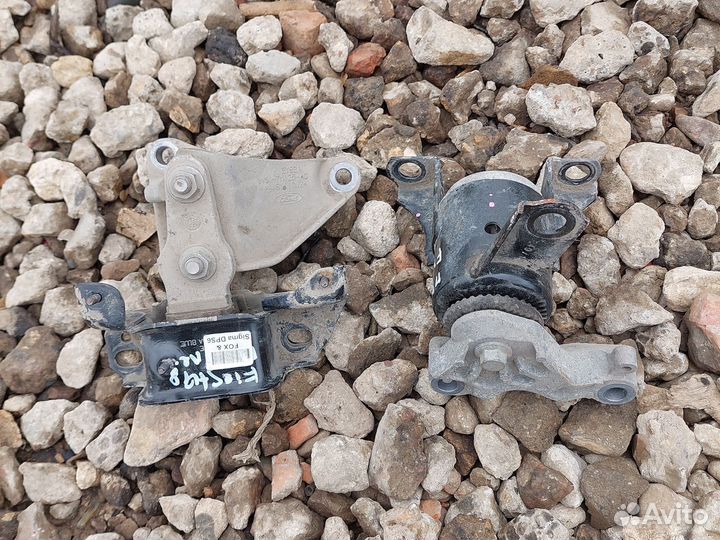 Подушка опора двигателя МКПП Ford Fiesta mk6 2016