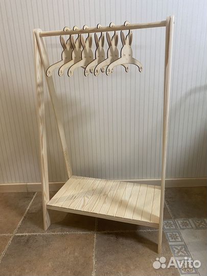 Вешалка напольная