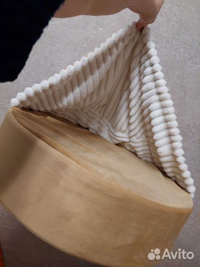 Лежанка для маленьких собак и кошек