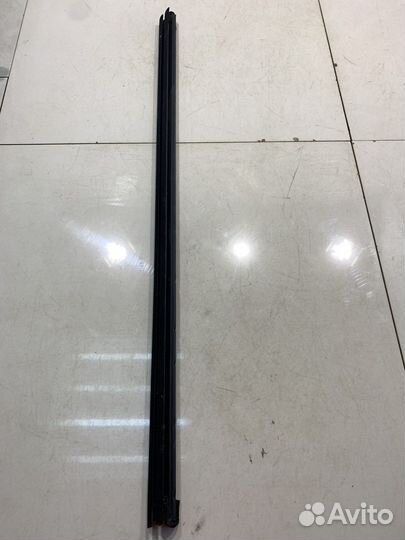 Уплотнитель стекла (передний, правый, внутренний)