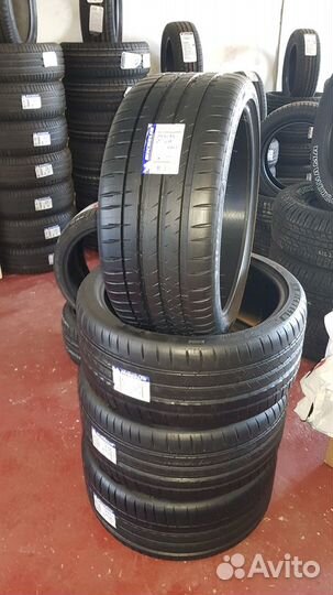 Michelin Pilot Sport 4 S 275/30 R19