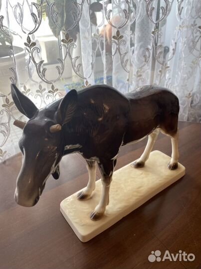 Фарфоровая статуэтка