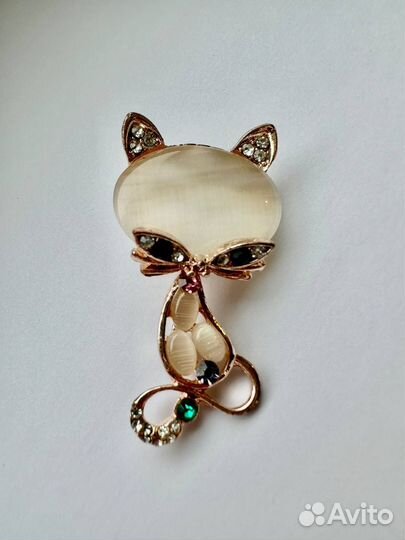Брошь Кошка со стразами