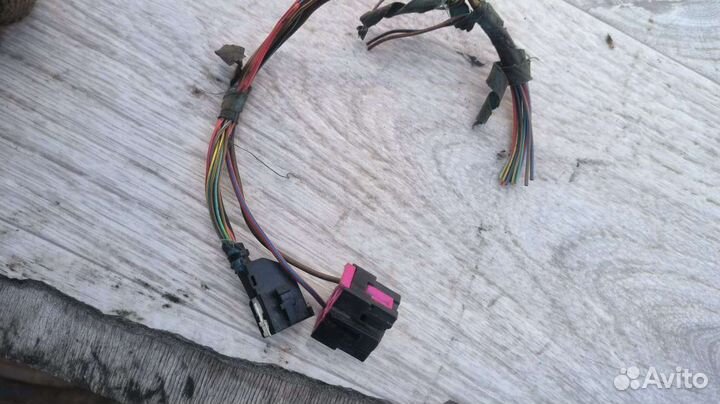 Разъём компрессора центрального замка Audi 100