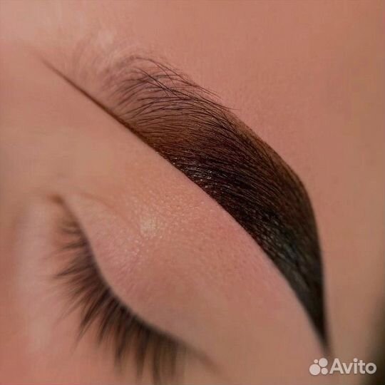 Мастер бровист