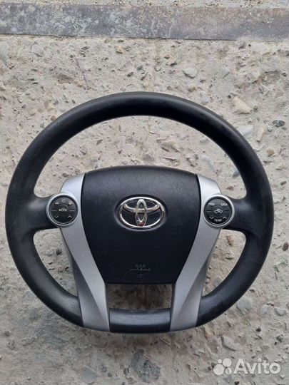 Руль Toyota Prius Alpha 2012 ZVW40 2ZR-FXE zvw40w