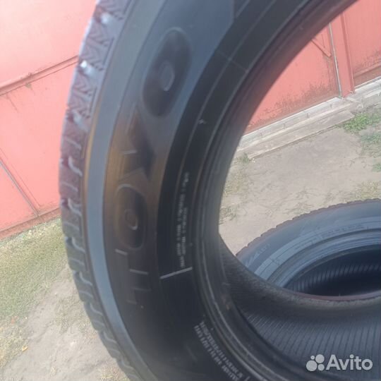 Toyo Observe GSi-5 225/65 R17 149S