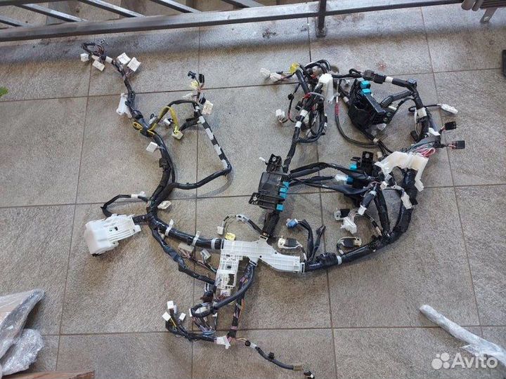 Проводка Торпедо Toyota Fortuner внедорожник 2.8