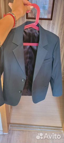 Школьный зелёный пиджак для мальчика 122