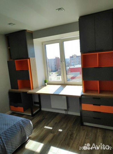 Рабочая зона у окна