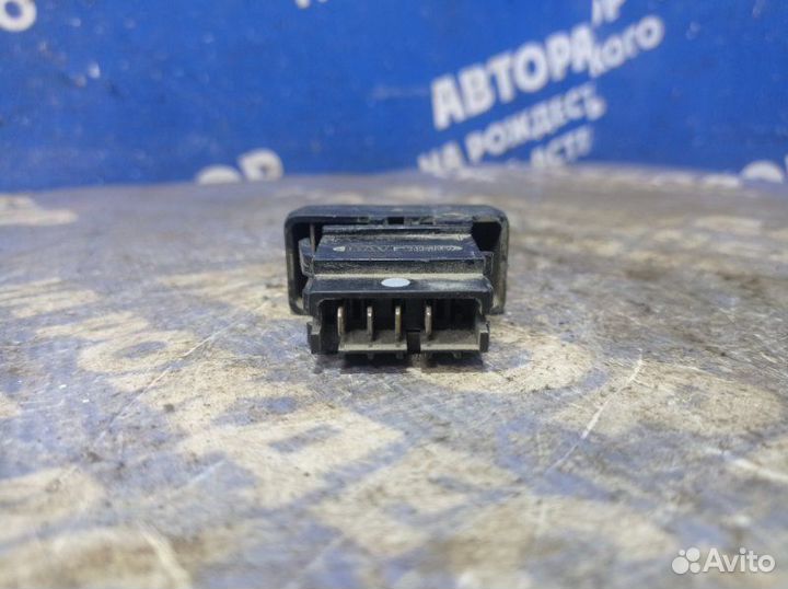 Кнопка обогрева заднего стекла Renault Logan 1