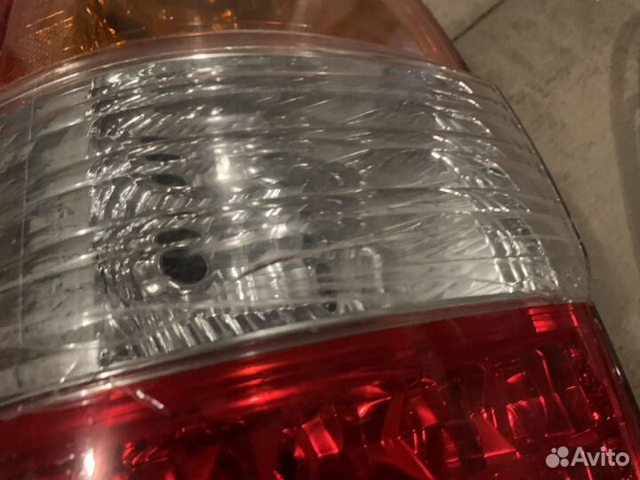 Задний фонарь toyota land cruiser 100