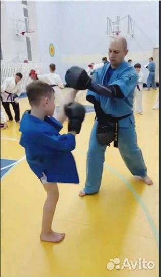 Тренер по смешанным единоборствам