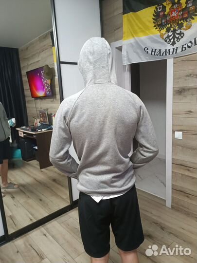 Мужская кофта на молнии