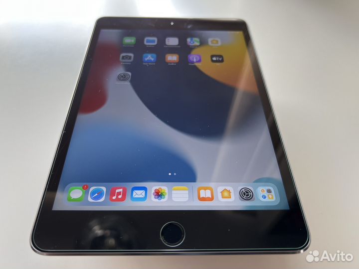 iPad mini 4 32GB Space Gray, в отличном состоянии