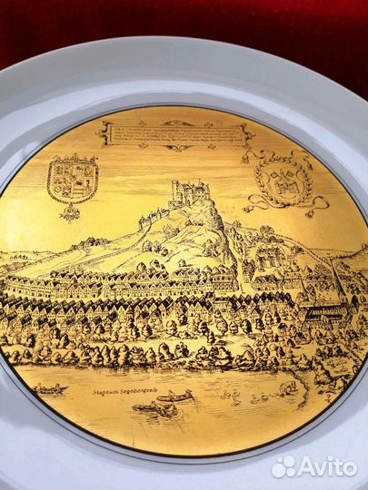 Тарелка немецкая фарфоровая с сусальным золотом