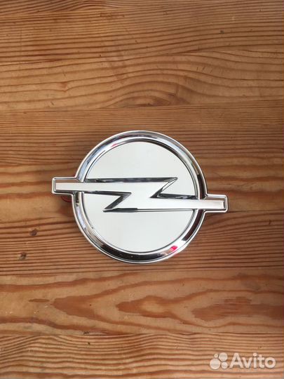 Светящиеся эмблема