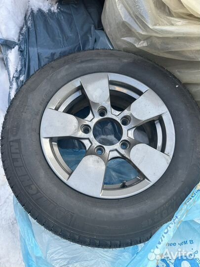 Michelin Latitude X-Ice North 3 205/70 R15 96T