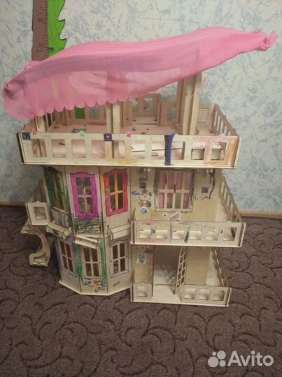 Кукольный домик с мебелью