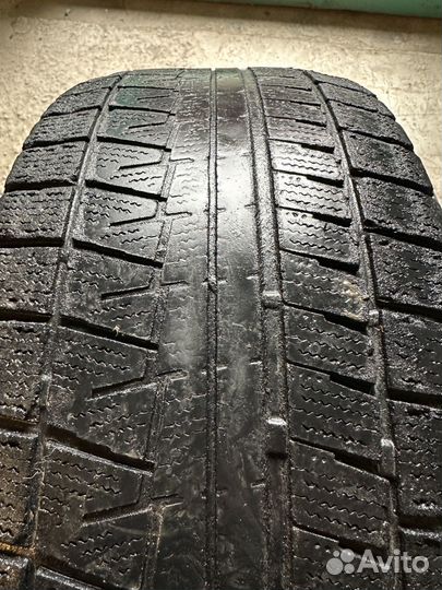 Bridgestone Blizzak Revo GZ 235/45 R17 94