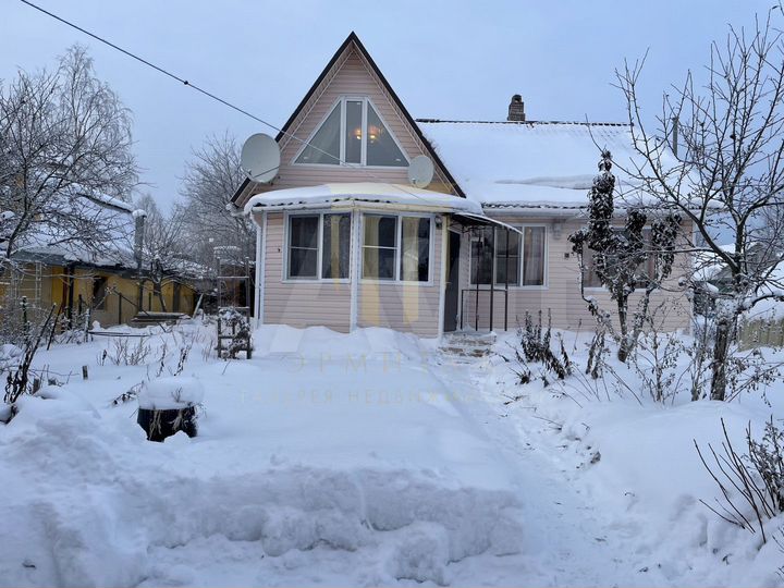 Дом 164,5 м² на участке 5,6 сот.