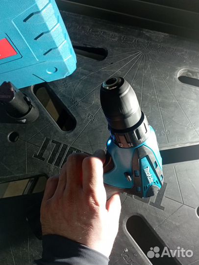 Аккумуляторная дрель шуруповерт makita 12v