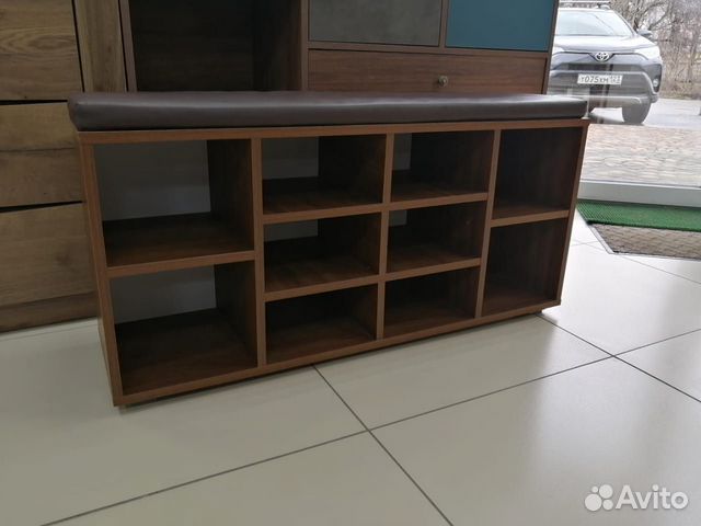 Новая открытая обувница