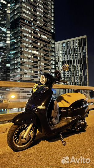 Скутер Minsk Vesna 125 + шлем, gps, цепь, чехол