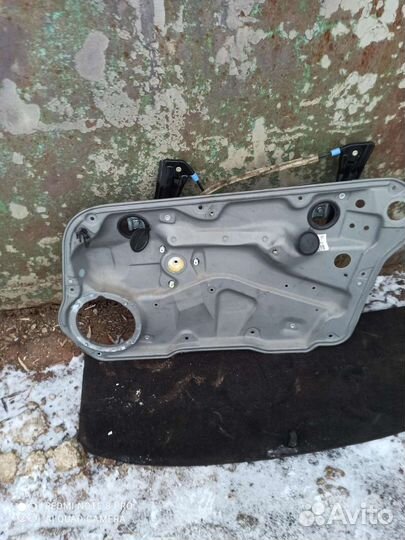 Гольф 4 Бора Стеклоподьемник правый передний