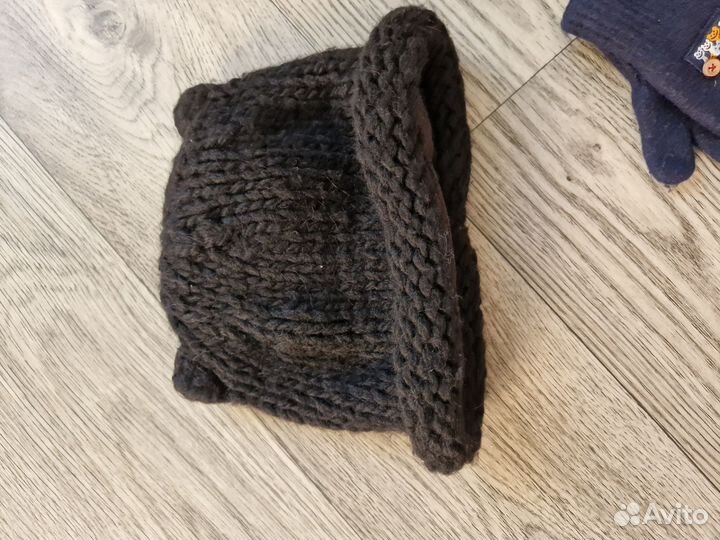 Шапки, разной фирмы. На мальчика и девочку