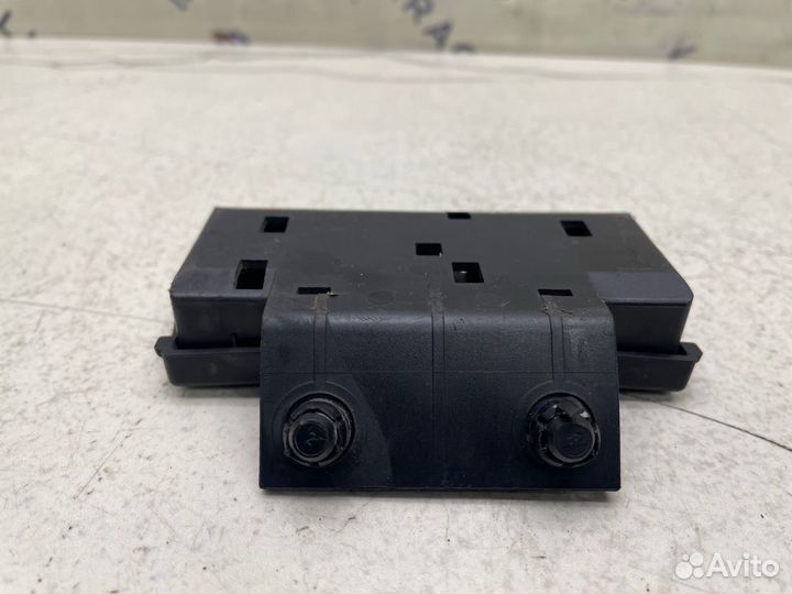 Кронштейн разъема ABS Bmw E60 E61 E63 E64