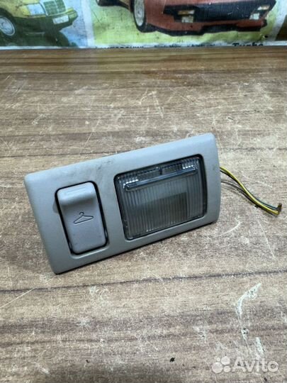 Плафон зад левый Крайслер Пацифика CS