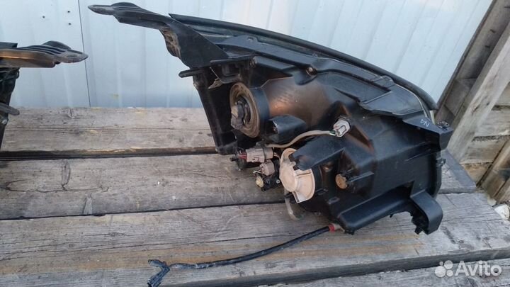 Фары Тоета Noah 2007г.в