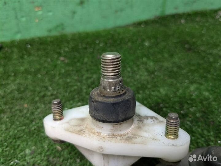 Трапеция стеклоочистителей Nissan Terrano 2 (R20)