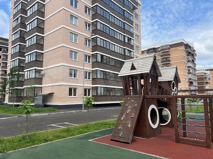 2-к. квартира, 65 м², 6/17 эт.