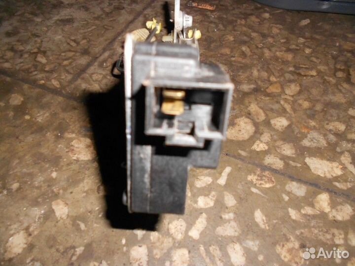 Замок задней двери правый (Daewoo Matiz)