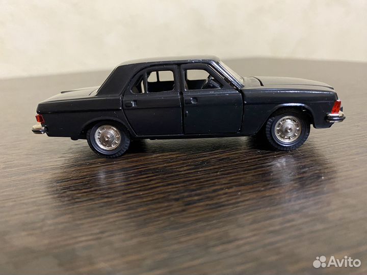 Волга газ-3102 1:43 СССР