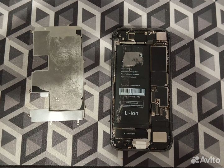 iPhone 8, 64 ГБ